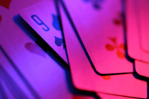 Sic Bo dice cage and betting layout on kicau live table